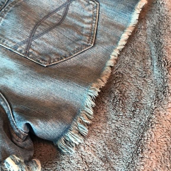 Abercrombie and Fitch sz 6 w28 high rise short/distressed/5pockets/frayed - Picture 8 of 15